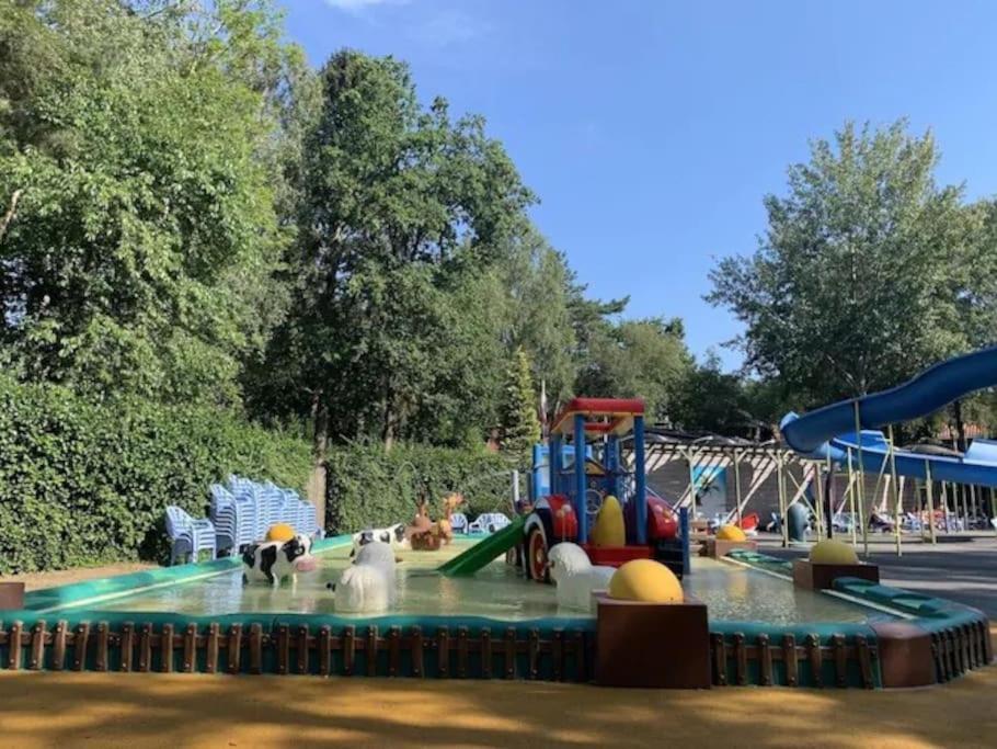 Te Huur: Leuke 4-Persoons Stacaravan Op Top Locatie! Hoenderloo Kültér fotó