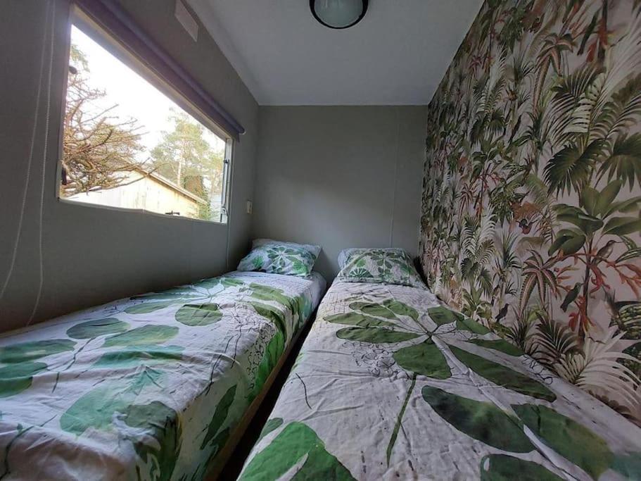 Te Huur: Leuke 4-Persoons Stacaravan Op Top Locatie! Hoenderloo Kültér fotó